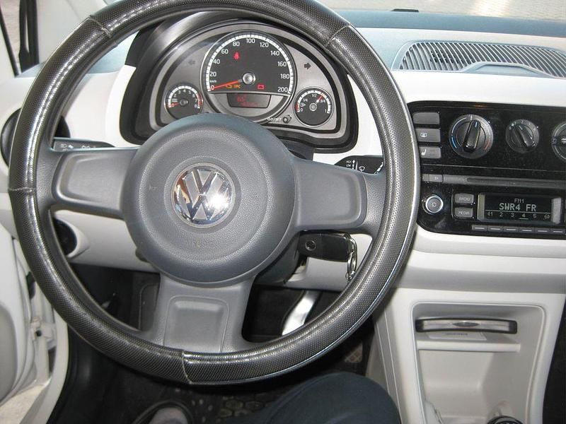 Gebraucht VW up! move up! 75 PS (55 kW) 2016 Weiß Kleinwagen