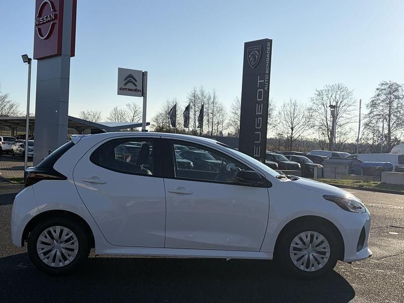 Neu Mazda 2 Center-Line 116 PS (85 kW) 2025 Weiß Limousine