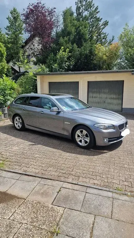 Gebraucht BMW 520 184 PS (135 kW) 2010 Grau Kombi