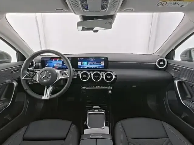 Gebraucht Mercedes A200 Progressive 177 PS (130 kW) 2024 Grau