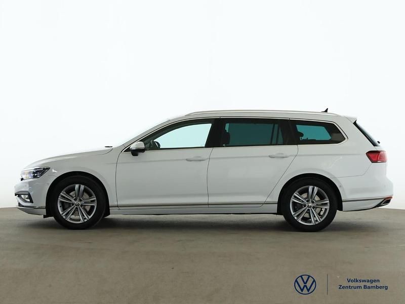 Gebraucht VW Passat Elegance 150 PS (110 kW) 2024 Weiß Kombi