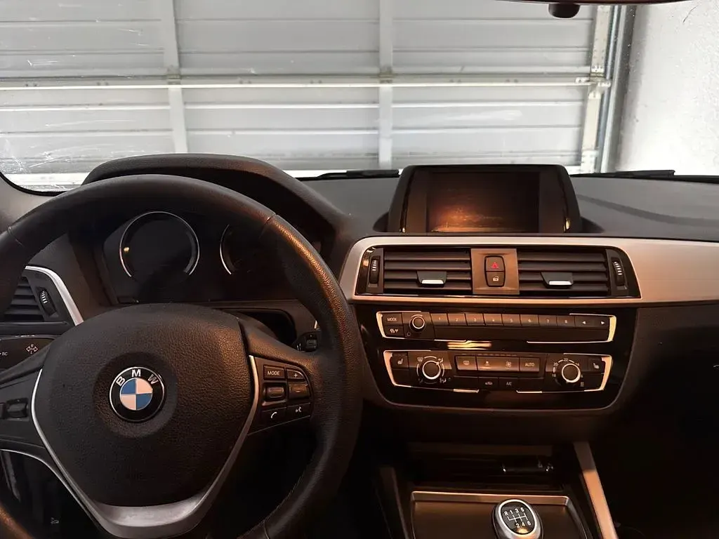 Gebraucht BMW 118 136 PS (100 kW) 2019 Schwarz Limousine