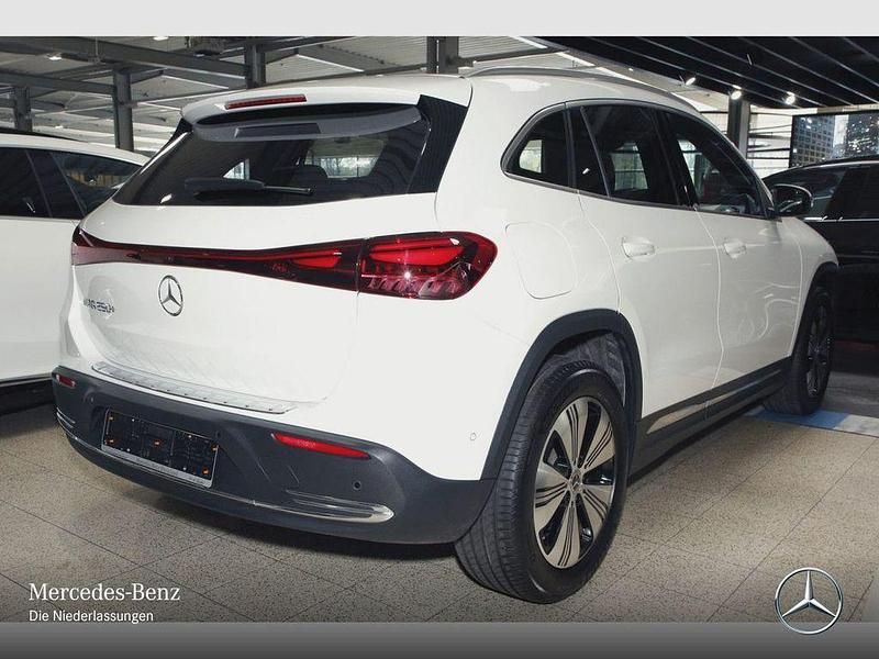 Gebraucht Mercedes EQA250+ Advanced 139 kW (190 PS) 2024 Weiß SUV