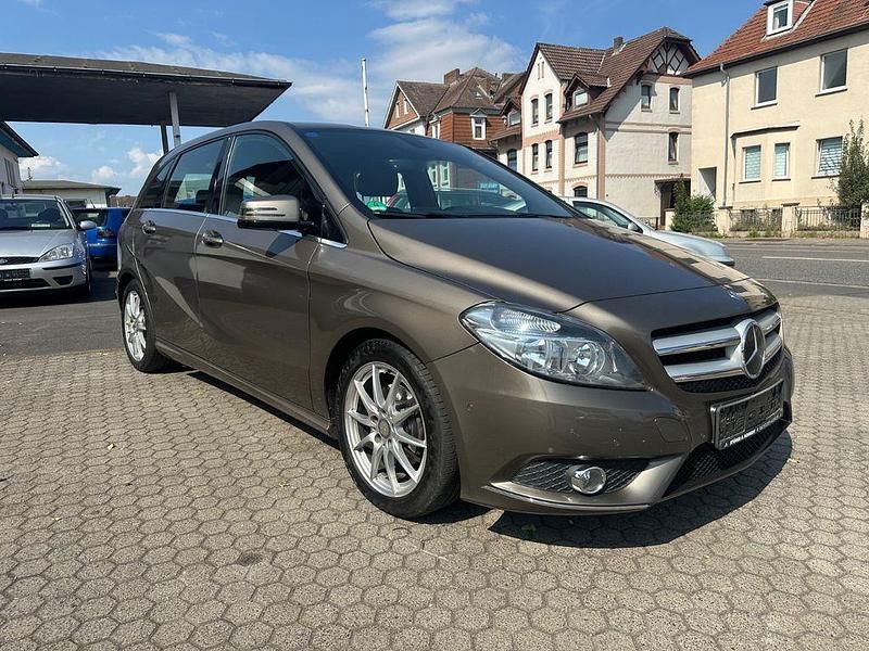 Gebraucht Mercedes B180 109 PS (80 kW) 2012 Grau Van / Kleinbus