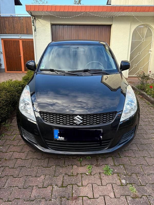Schwarz Gebraucht 2014 Suzuki Swift Comfort Kleinwagen | 6.500 € (Fairer Preis) - Bild 1/4