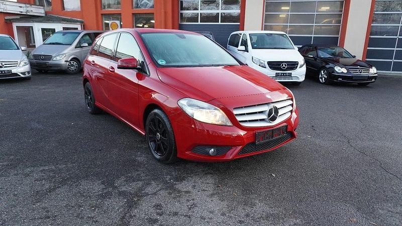 Gebraucht Mercedes B180 156 PS (114 kW) 2015 Van / Kleinbus