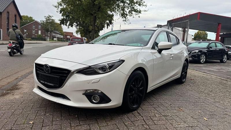 Weiß Gebraucht 2014 Mazda 3 Sports-Line Limousine | 5.950 € (Fairer Preis) - Bild 1/4