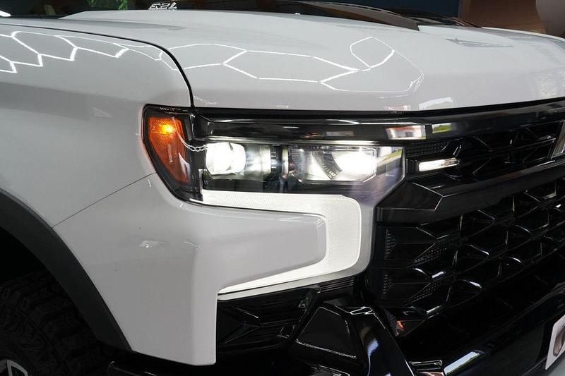Neu Chevrolet Silverado 426 PS (313 kW) 2025 Weiß SUV