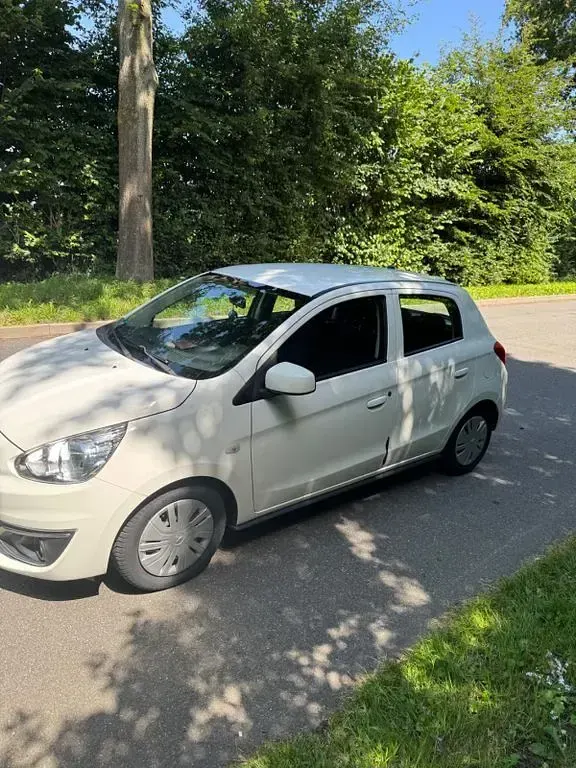 Gebraucht Mitsubishi Space Star 71 PS (52 kW) 2017 Weiß Kleinwagen