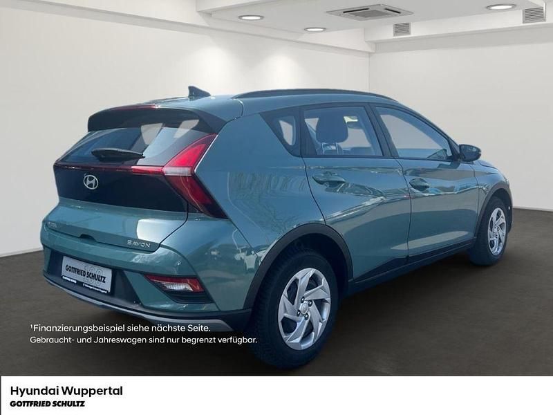 Gebraucht Hyundai Bayon Select 101 PS (74 kW) 2025 Mangrove green / mic SUV