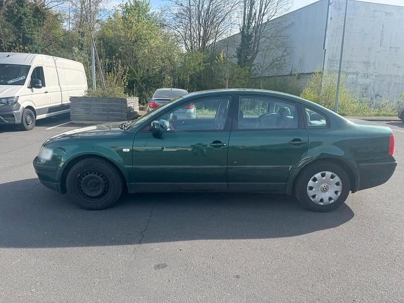 Gebraucht VW Passat 101 PS (74 kW) 2000 Grün Limousine