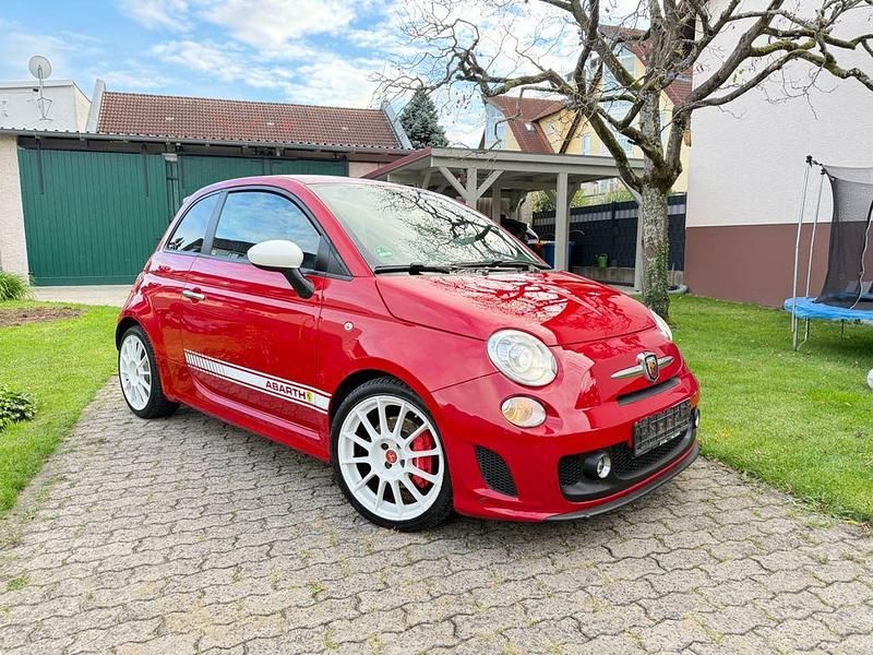 Rot Gebraucht 2010 Abarth 695 Kleinwagen | 9.999 € - Bild 1/4