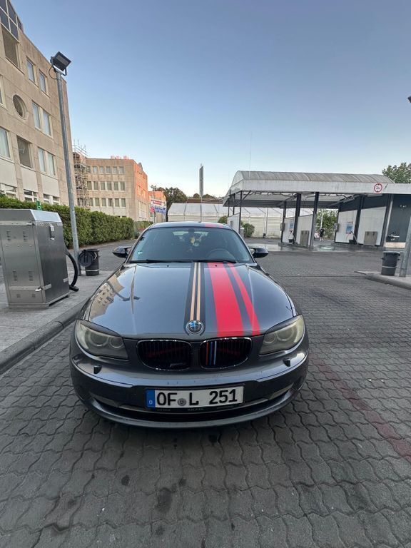 Grau Gebraucht 2008 BMW 118 Kleinwagen | 2.490 € (Teuer) - Bild 1/4