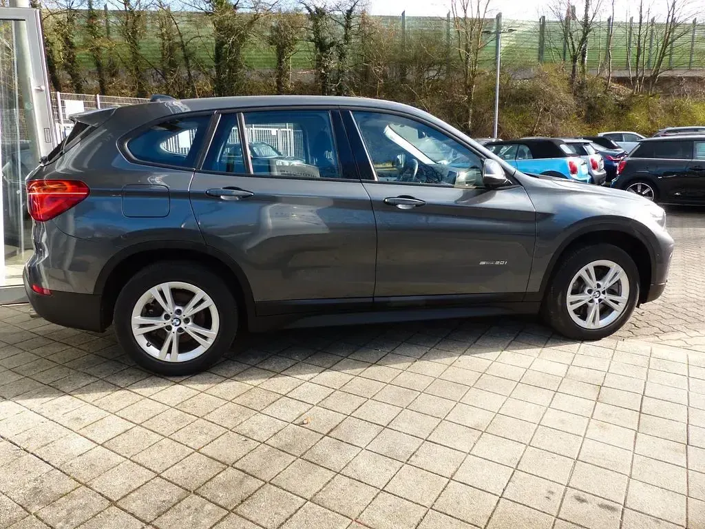 Gebraucht BMW X1 Advantage 192 PS (141 kW) 2017 Grau SUV