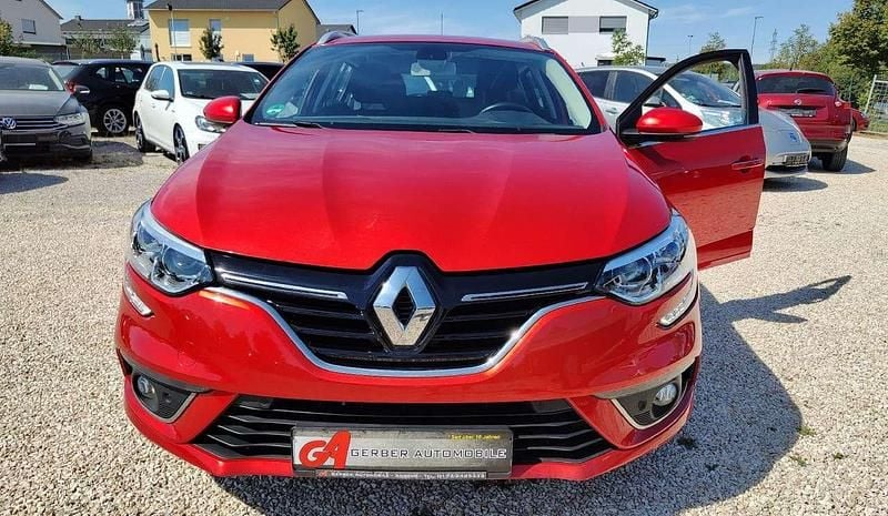 Gebraucht Renault Mégane GrandTour Business 140 PS (102 kW) 2019 Rot Kombi