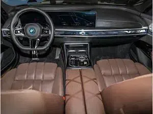Gebraucht BMW 760 571 PS (419 kW) 2025 Schwarz (carbonschwarz) Limousine