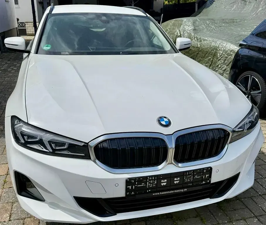 Gebraucht BMW 320 Sport Line 190 PS (139 kW) 2023 Weiß Kombi