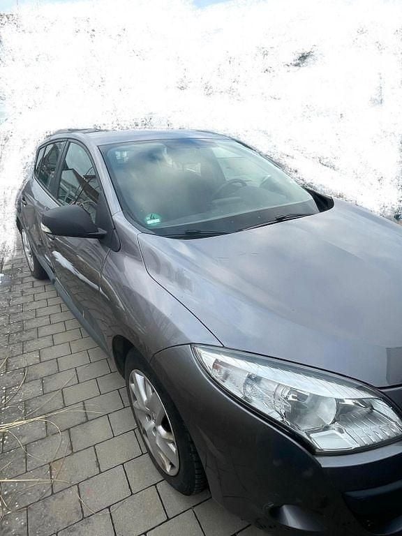 Gebraucht Renault Mégane III Dynamique 110 PS (80 kW) 2012 Grau Limousine