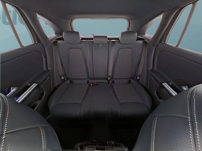 Gebraucht Mercedes GLA180 116 PS (85 kW) 2024 Schwarz SUV