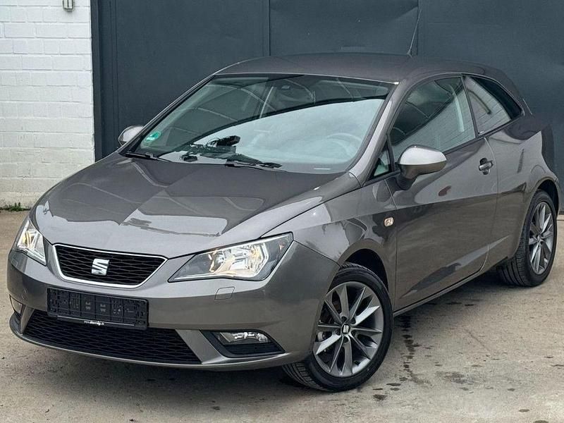 Grau Gebraucht 2015 Seat Ibiza SC I-Tech Kleinwagen | 7.699 € (Fairer Preis) - Bild 1/4