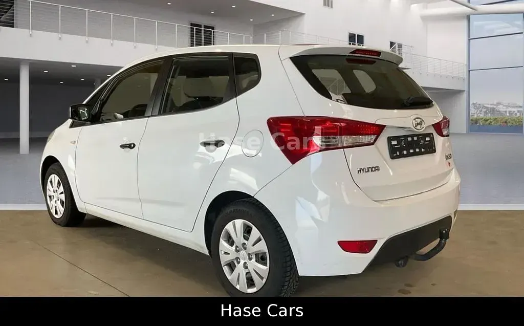 Gebraucht Hyundai ix20 90 PS (66 kW) 2011 Weiß Kleinwagen