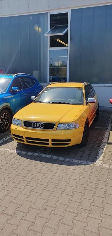 Usata Audi S4 320 CV (235 kW) 1999 Giallo Station wagon