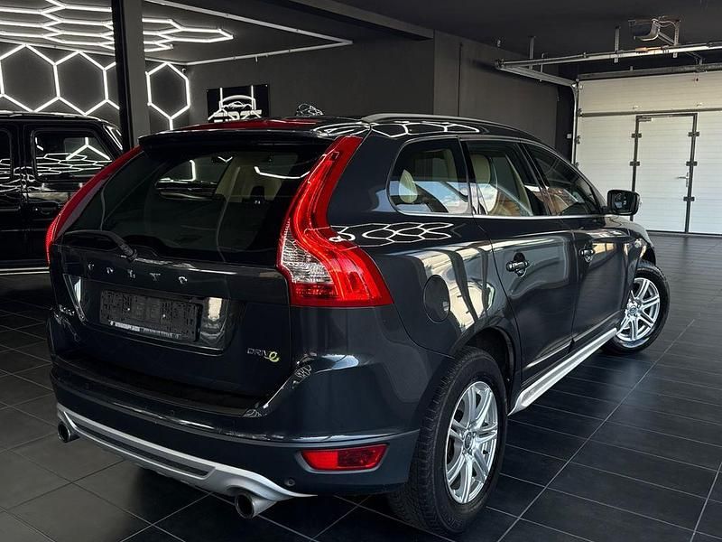Gebraucht Volvo XC60 R-Design 163 PS (119 kW) 2011 Grau SUV