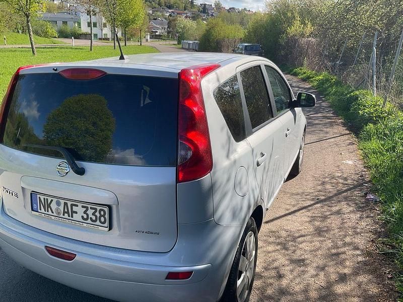 Gebraucht Nissan Note Acenta 88 PS (64 kW) 2008 Grau Kleinwagen