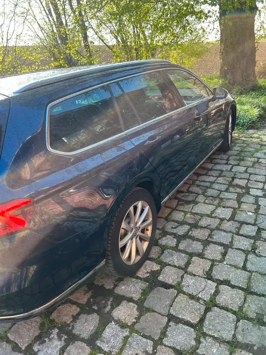 Usata VW Passat 190 CV (139 kW) 2016 Blu Station wagon