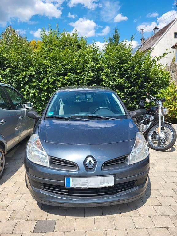 Grau Gebraucht 2006 Renault Clio II Limousine | 1.500 € (Guter Preis) - Bild 1/4