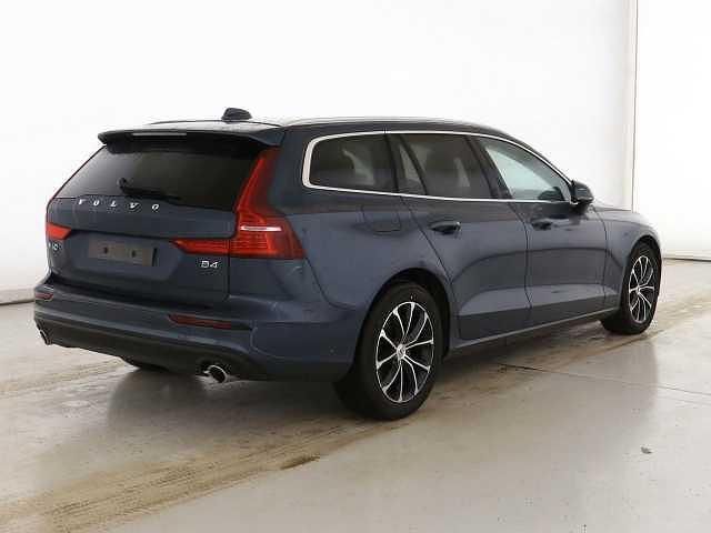 Gebraucht Volvo V60 145 PS (106 kW) 2021 Kombi