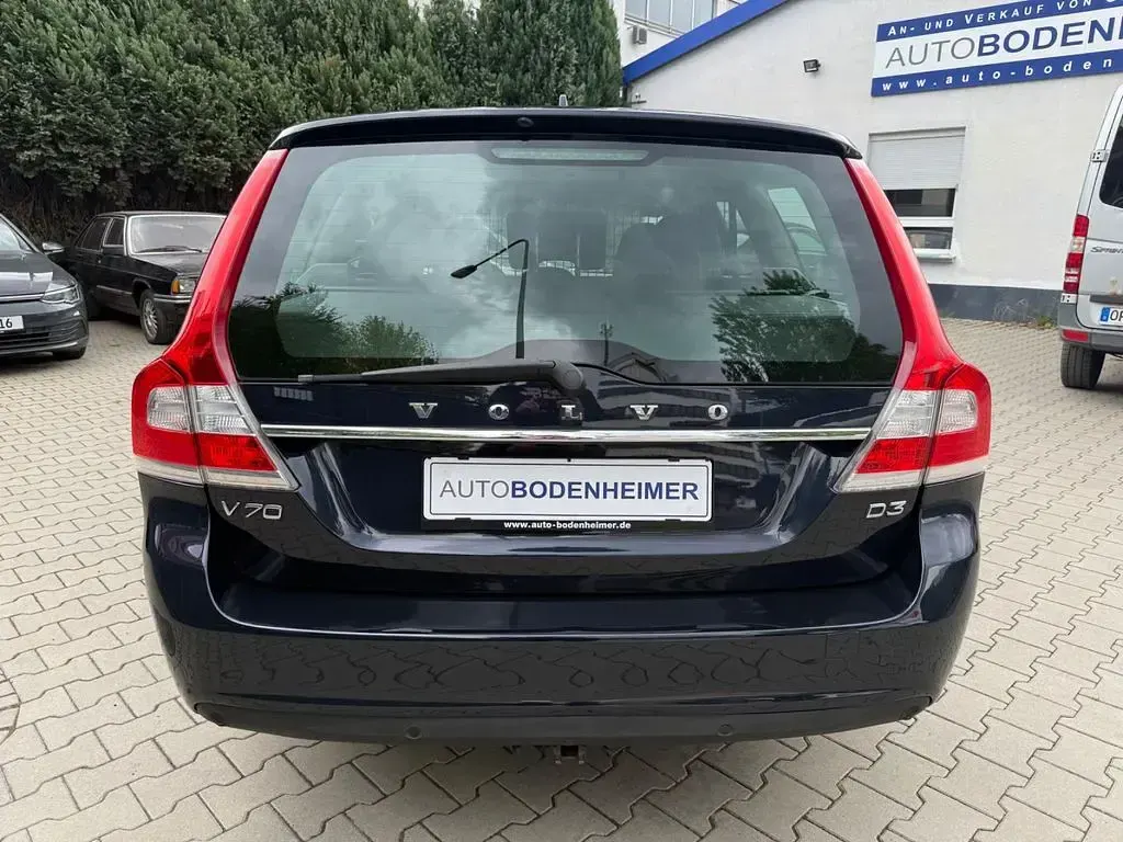 Używany Volvo V70 150 KM (110 kW) 2016 Niebieski Kombi