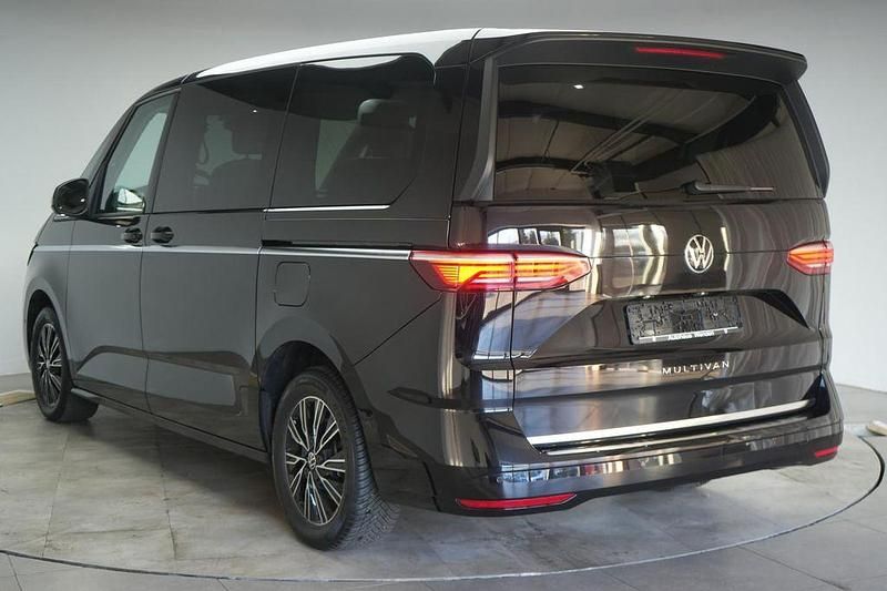 Gebraucht VW Multivan Style 150 PS (110 kW) 2024 Schwarz Van