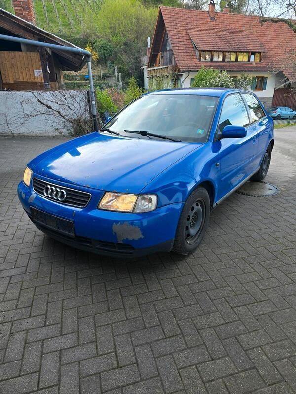 Blau Gebraucht 1996 Audi A3 Kleinwagen | 1.200 € (Etwas zu teuer) - Bild 1/4