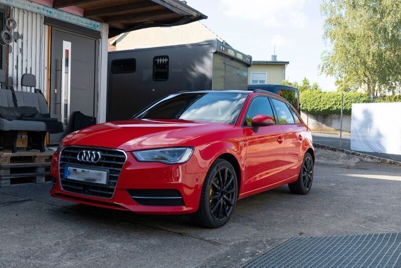 Rot Gebraucht 2015 Audi A3 Sportback g-tron S-Line Limousine | 8.500 € (Fairer Preis) - Bild 1/4