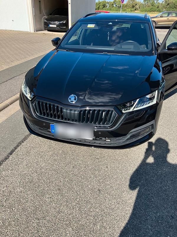 Gebraucht Skoda Superb SportLine 150 PS (110 kW) 2021 Schwarz Kombi