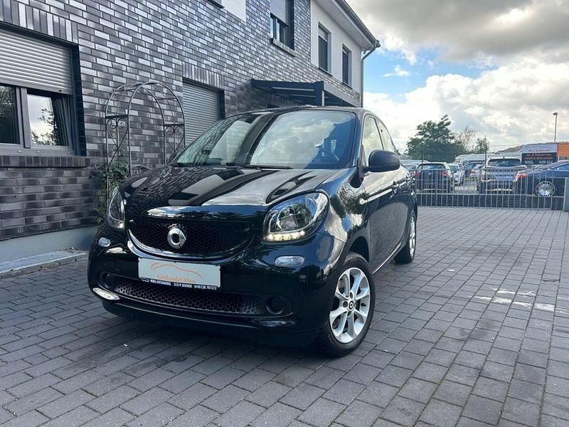 Schwarz Gebraucht 2018 Smart ForFour Basis Limousine | 11.499 € (Guter Preis) - Bild 1/4