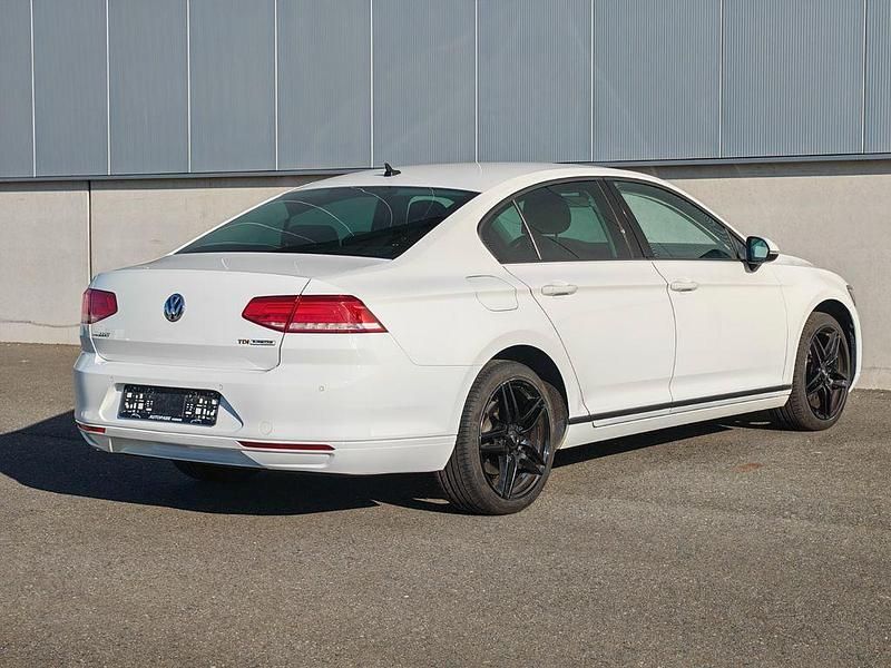 Gebraucht VW Passat Trendline 120 PS (88 kW) 2015 Weiß Limousine