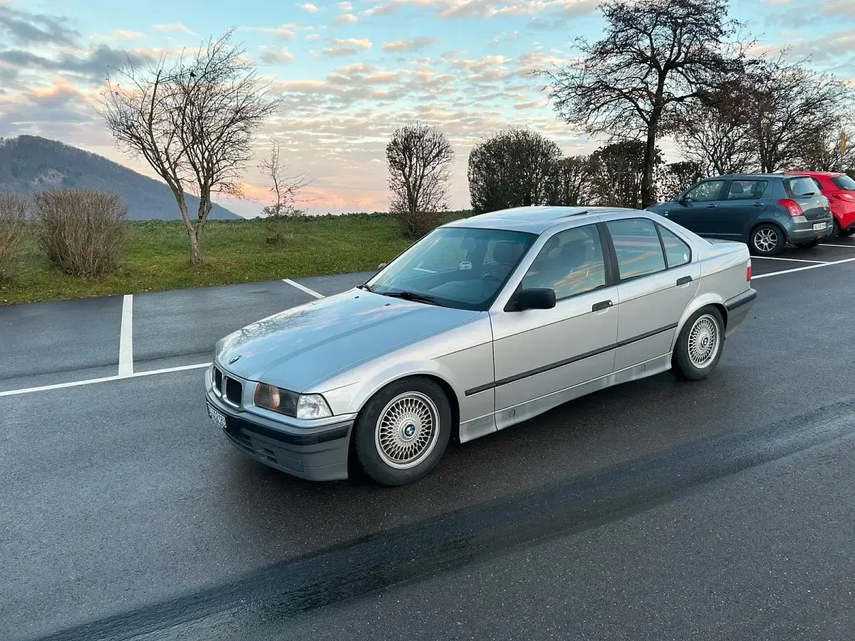 Gebraucht BMW 320 150 PS (110 kW) 1991 Grau Limousine