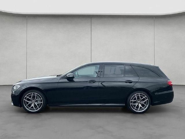 Schwarz Gebraucht 2022 Mercedes E200 AMG Kombi | 37.455 € (Guter Preis) - Bild 1/4