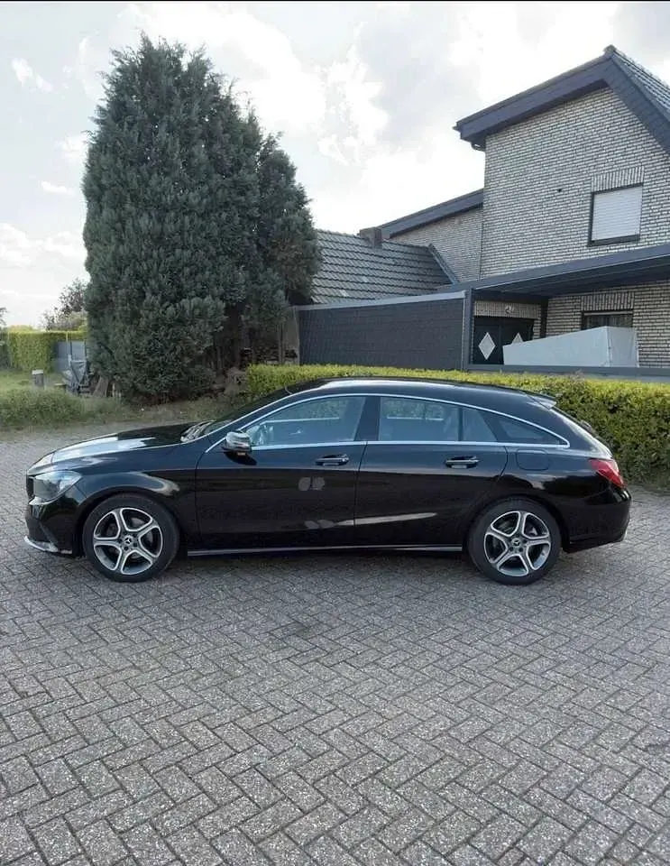 Gebraucht Mercedes 200 136 PS (100 kW) 2018 Schwarz Kombi