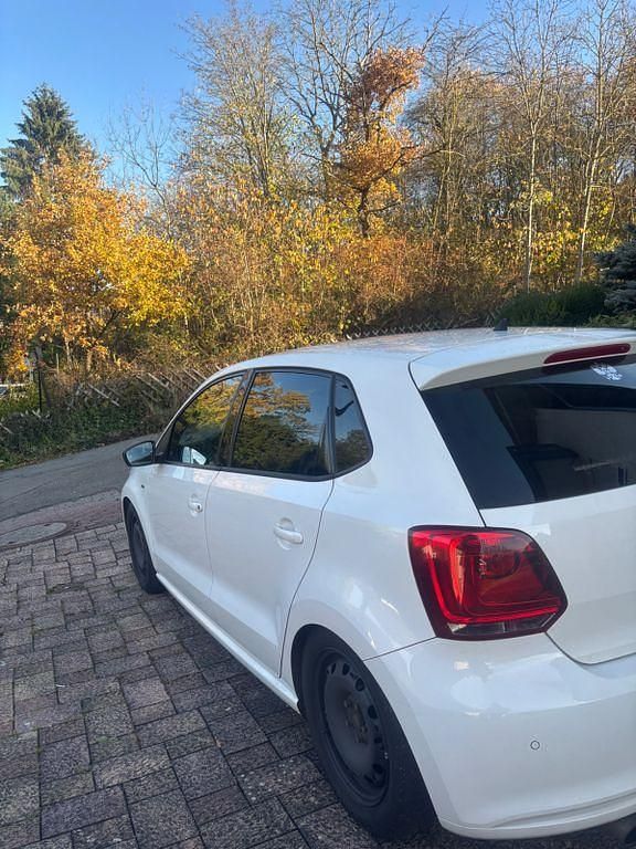 Używany VW Polo 90 KM (66 kW) 2012 Biały Hatchback