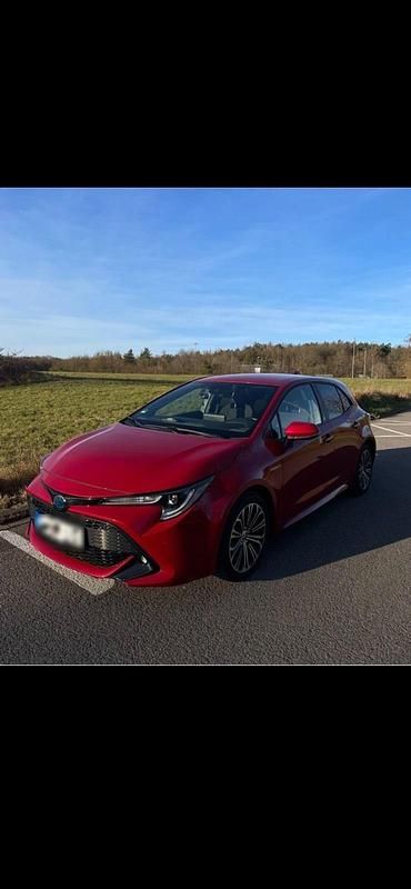 Gebraucht Toyota Corolla Team 98 PS (72 kW) 2021 Rot Limousine