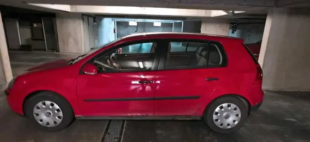 Gebraucht VW Golf V 115 PS (84 kW) 2004 Rot Kleinwagen