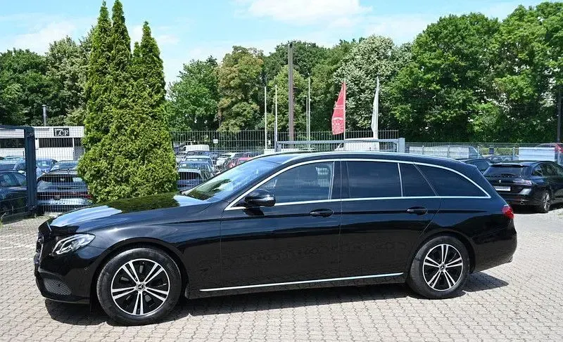 Gebraucht Mercedes E200 Avantgarde 211 PS (155 kW) 2019 Schwarz Kombi