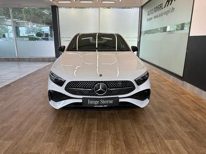 Gebraucht Mercedes A200 AMG 150 PS (110 kW) 2023 Digitalweiß Limousine
