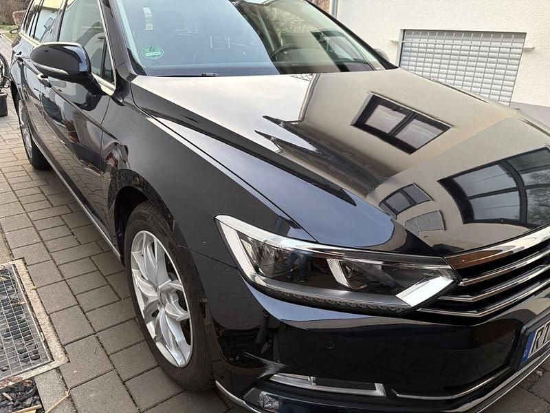 Gebraucht VW Passat Highline 150 PS (110 kW) 2015 Schwarz Kombi