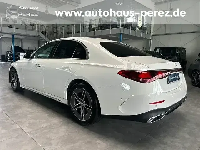 Gebraucht Mercedes E200 Advanced 204 PS (150 kW) 2024 Weiß Limousine