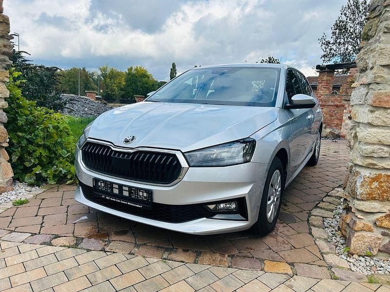 Silber Gebraucht 2022 Skoda Fabia Active Limousine | 12.880 € (Guter Preis) - Bild 1/4
