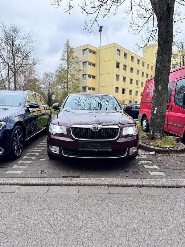 Gebraucht Skoda Superb 160 PS (117 kW) 2009 Rot Limousine